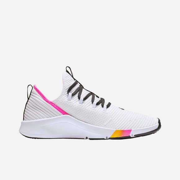 Nike Shoes - NEW Nike Air Zoom E